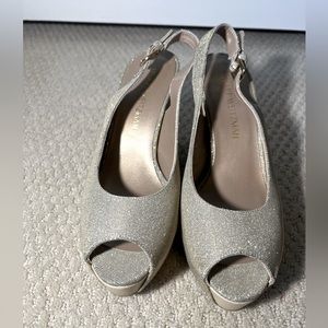 Stuart Weitzman slingback gold wedge size 8.5 (38.5)